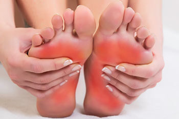 5 cosas que están arruinando la salud de tus pies (y cómo solucionarlo)