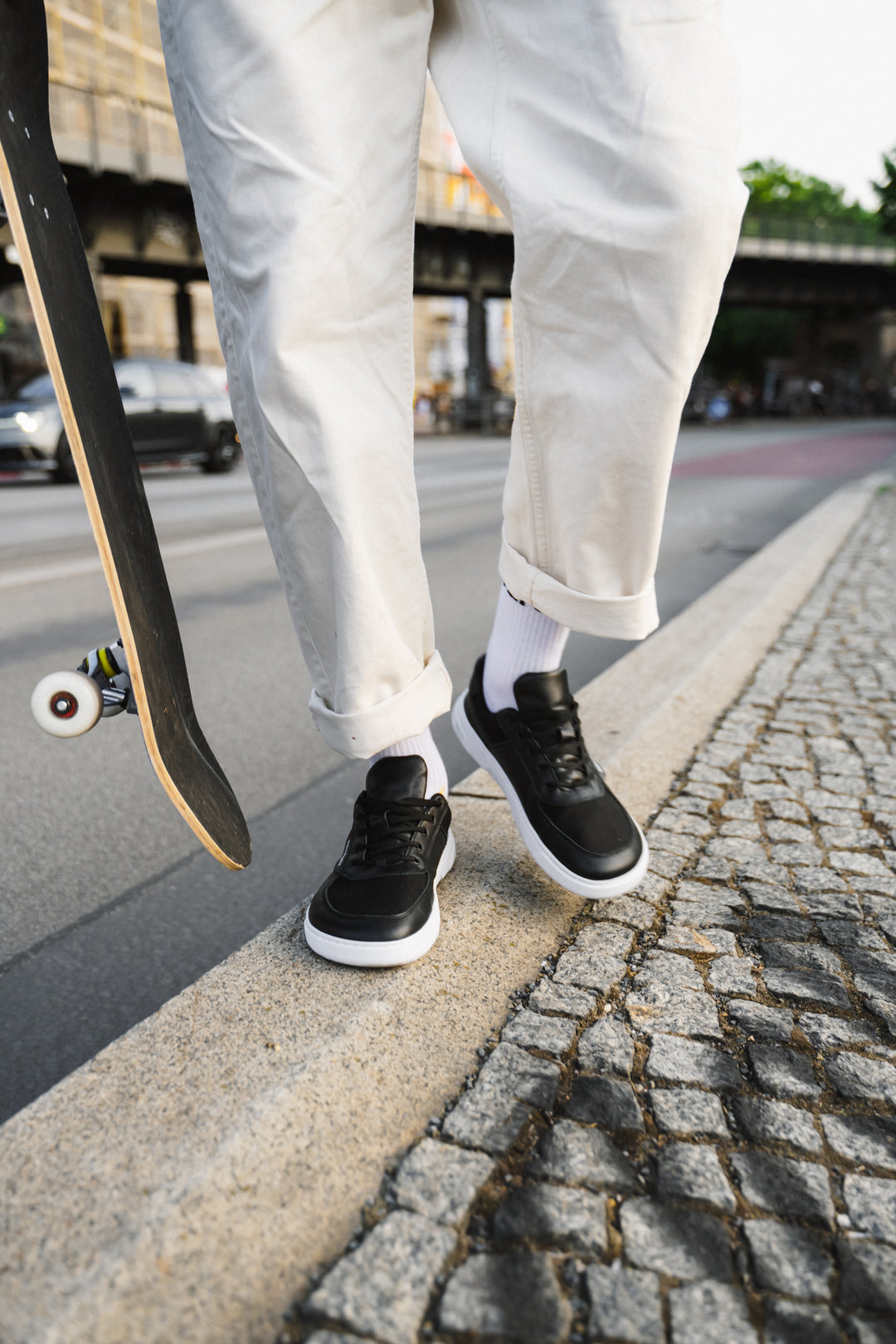 Barebarics Bravo - Black & White - Cuero