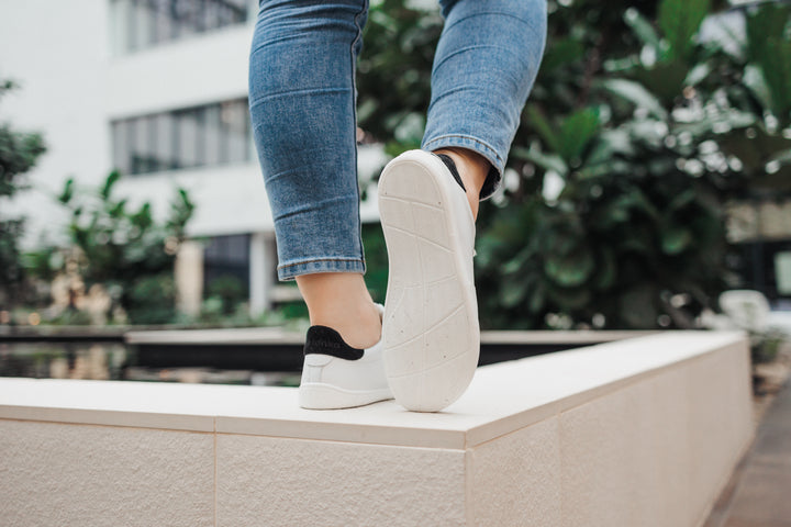 Be Lenka Royale - White & Black - Cuero