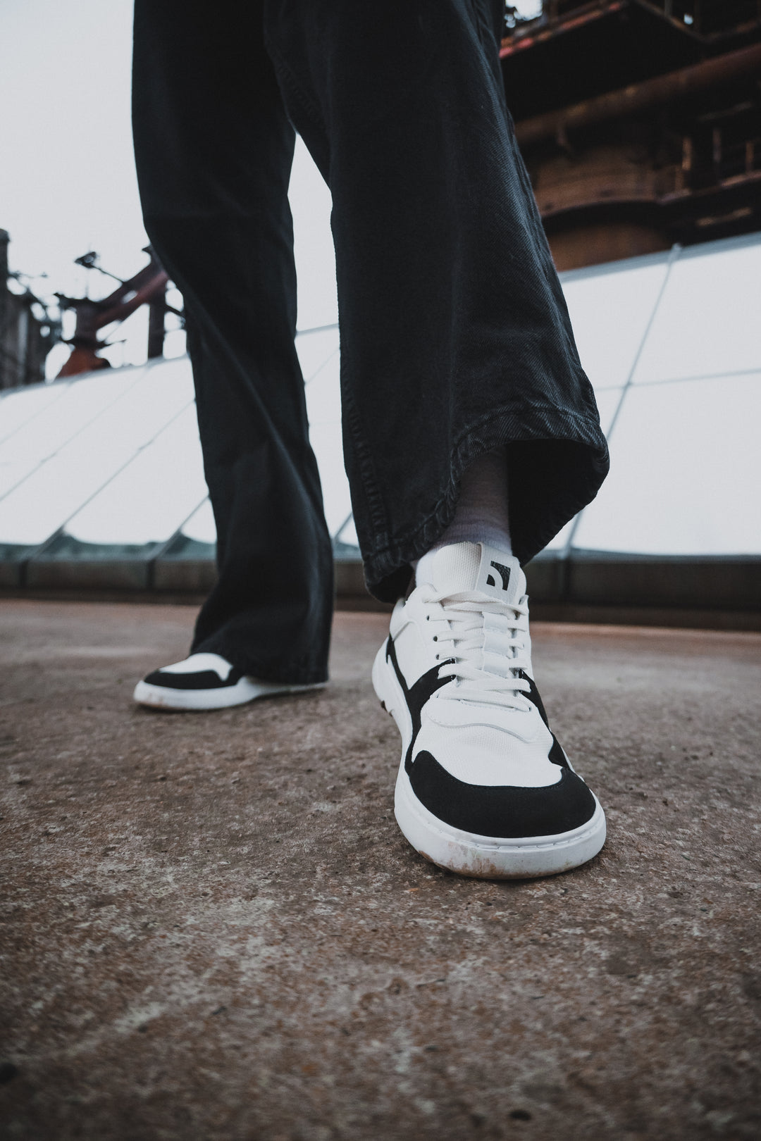 Barebarics Zing - White & Black - Vegan