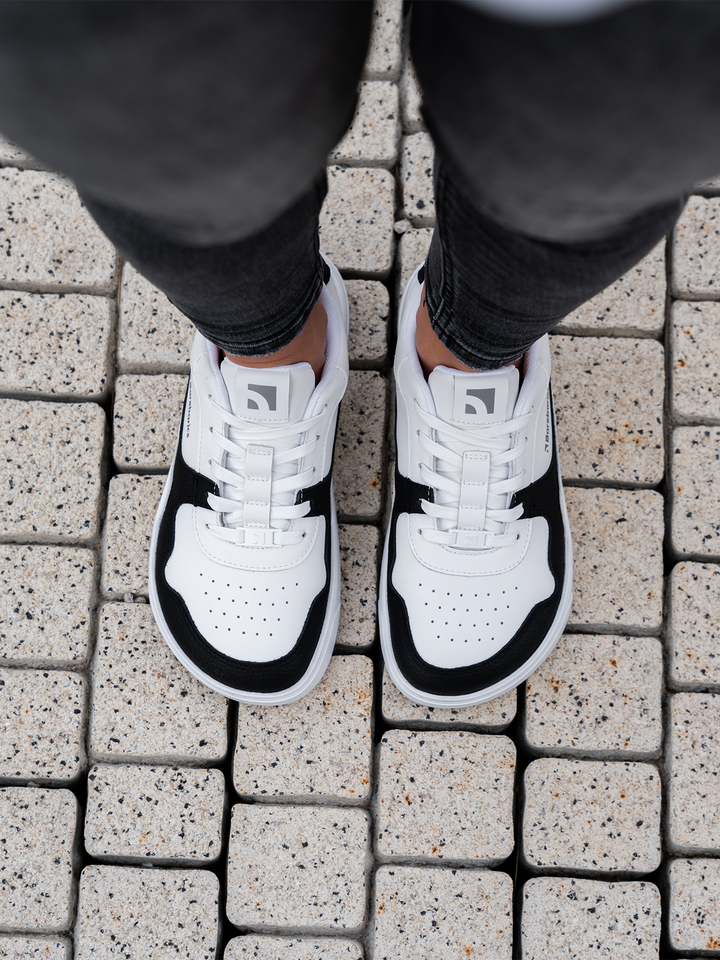 Barebarics Zing - White & Black - Cuero