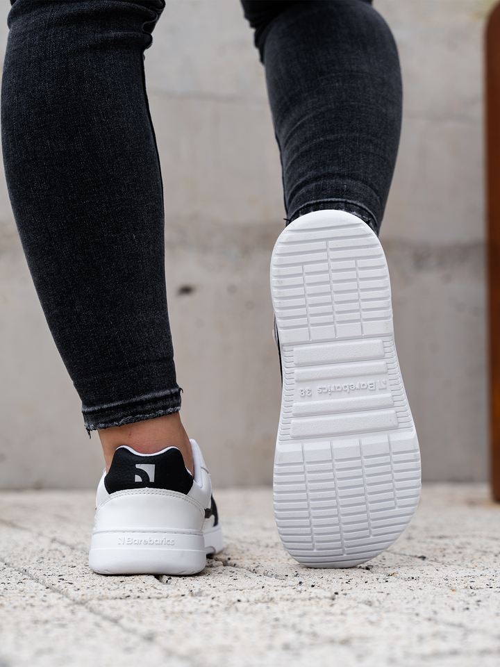Barebarics Zing - White &amp; Black - Cuero