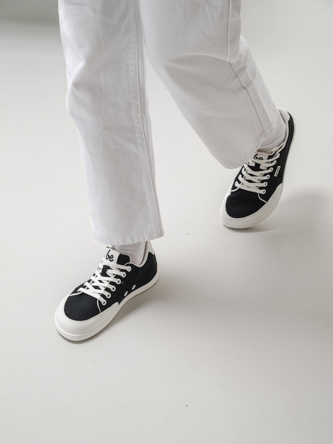 Zapatillas Rebound – Negro y Blanco Be Lenka Barefoot
